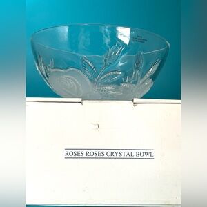 Avon’s roses roses Crystal Bowl and Bud Vase in original boxes